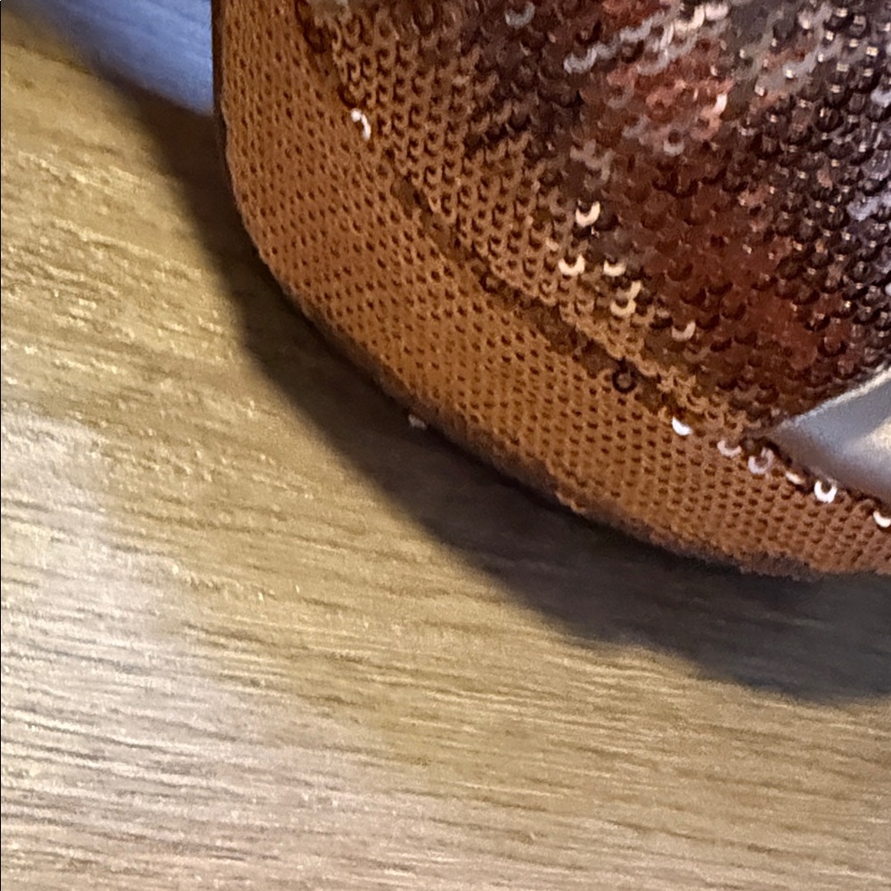 Guess Women's Metallic Rose Heels - Picture 12 of 15